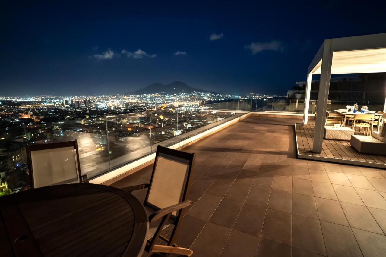 Terrazza Manu - Loft Suspended Over The City-Vomero Napoli Bagian luar foto