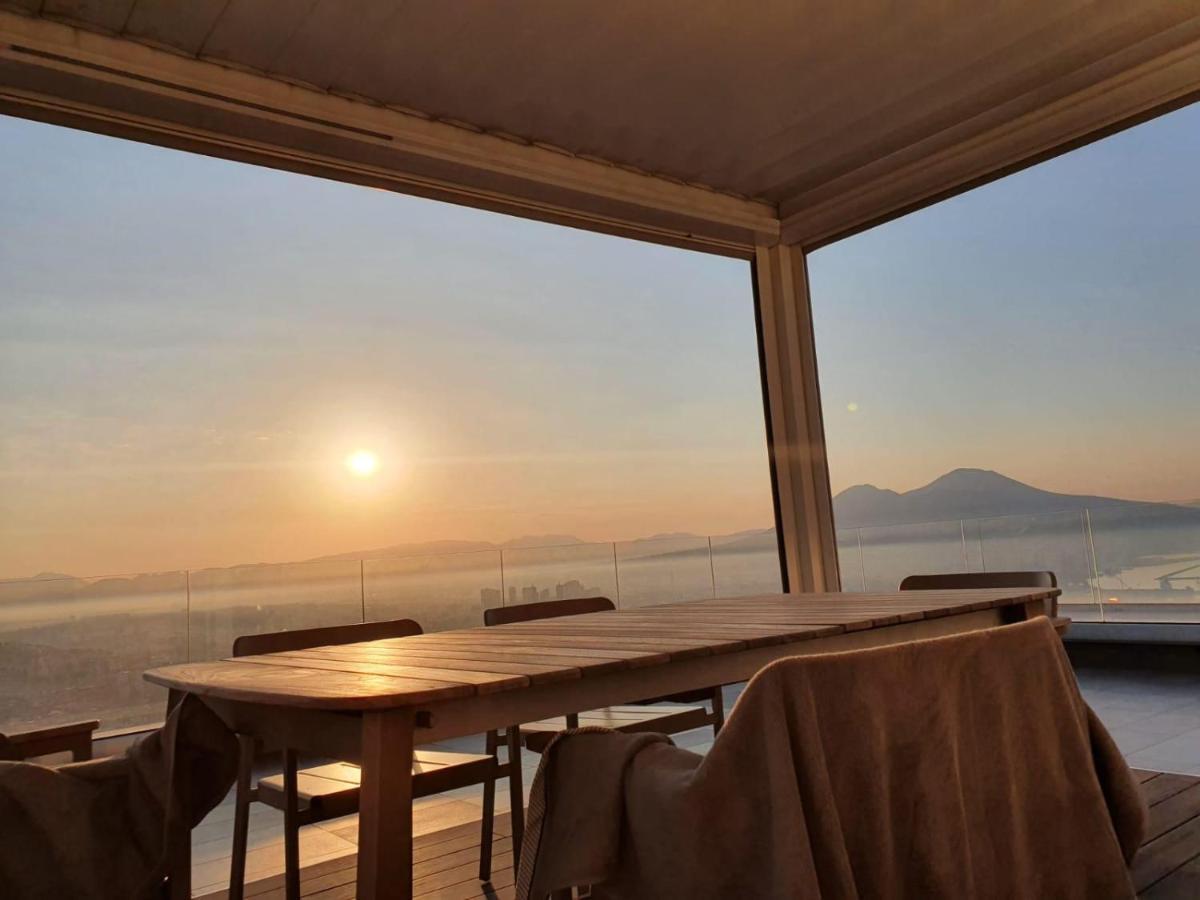 Terrazza Manu - Loft Suspended Over The City-Vomero Napoli Bagian luar foto